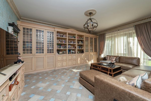 How does the UK compare internationally in healthcare innovation?